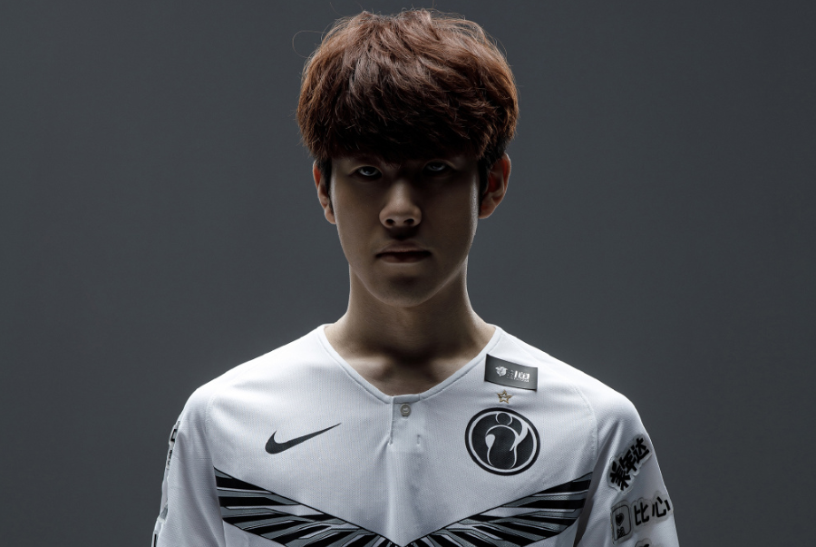 裂对手防线 裂对手防线